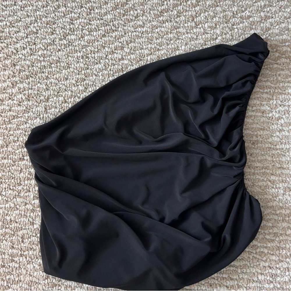 Express One Shoulder Top - Picture 4 of 12
